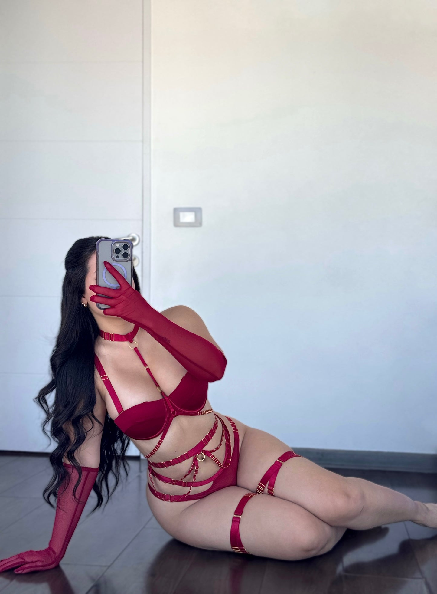Conjunto lencería con guantes Kansas
