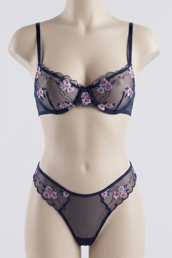 maniqui conjunto_floreado_transparente_bordado_azul_molise