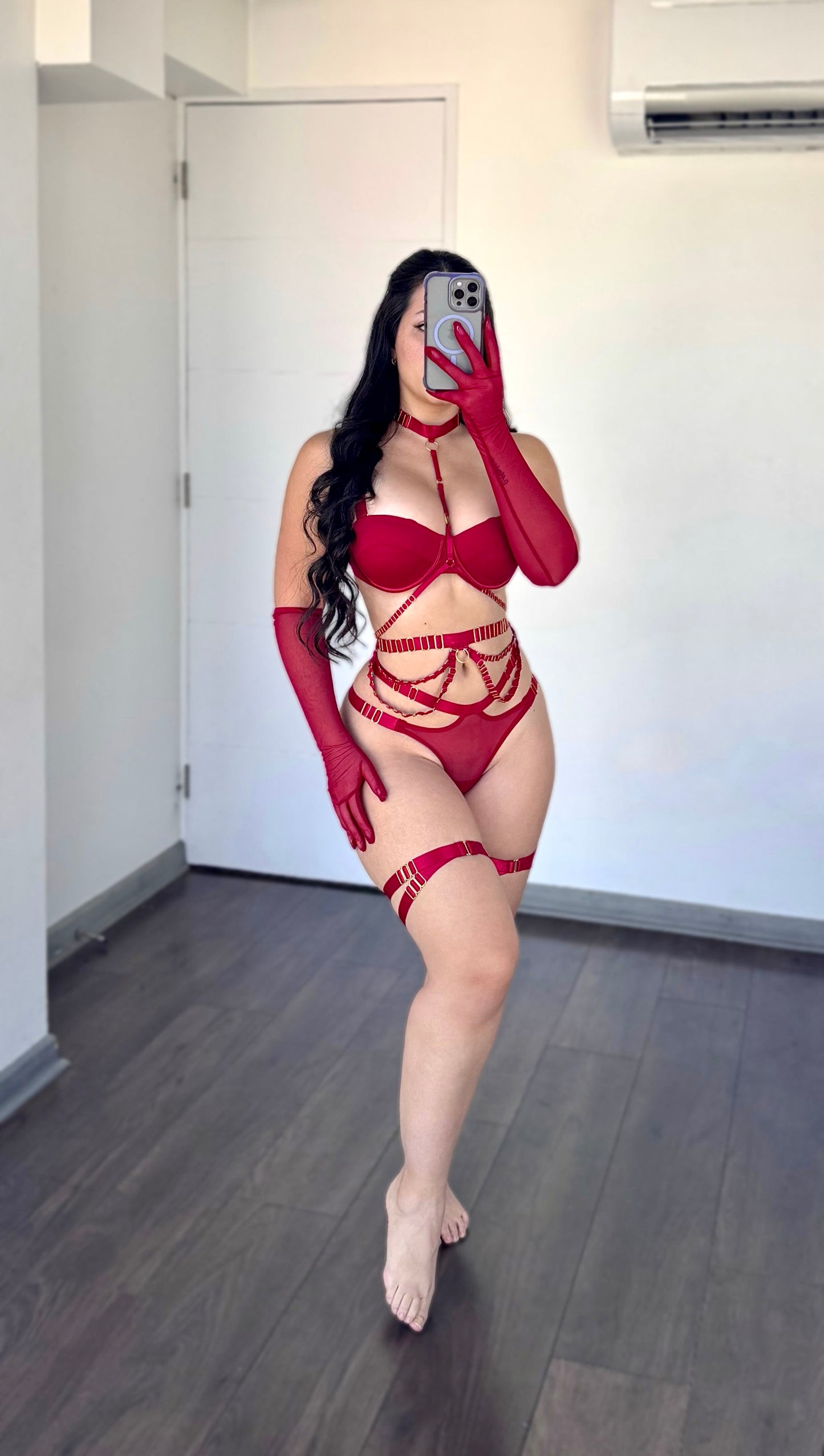 Conjunto lencería con guantes Kansas