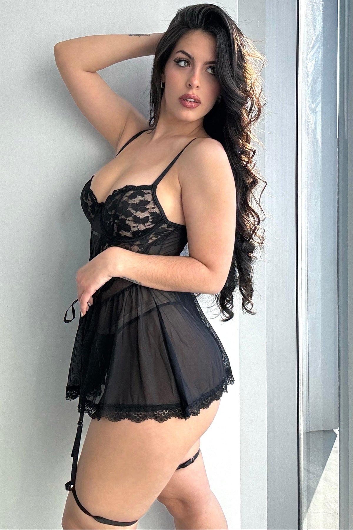 Babydoll de encaje con ligas Encanto - Negro / S