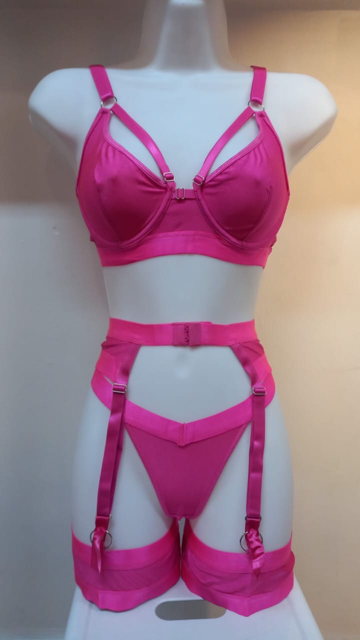 Maniquí con conjunto lencería  fucsia porta ligas y ligas gruesas 